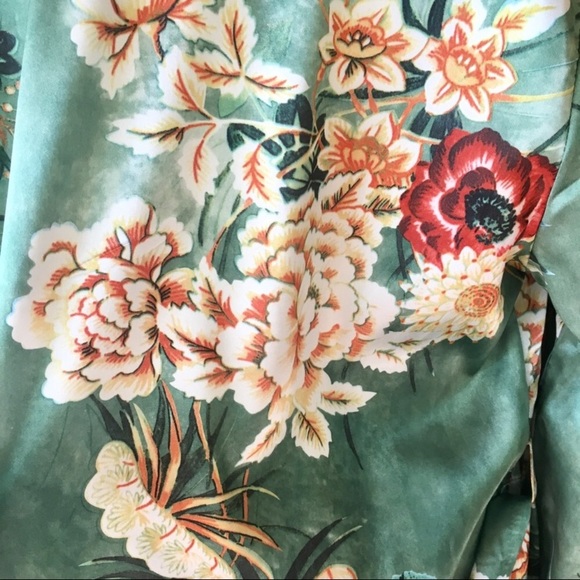 5⭐️Fave!  Satin floral kimono duster - Picture 8 of 8